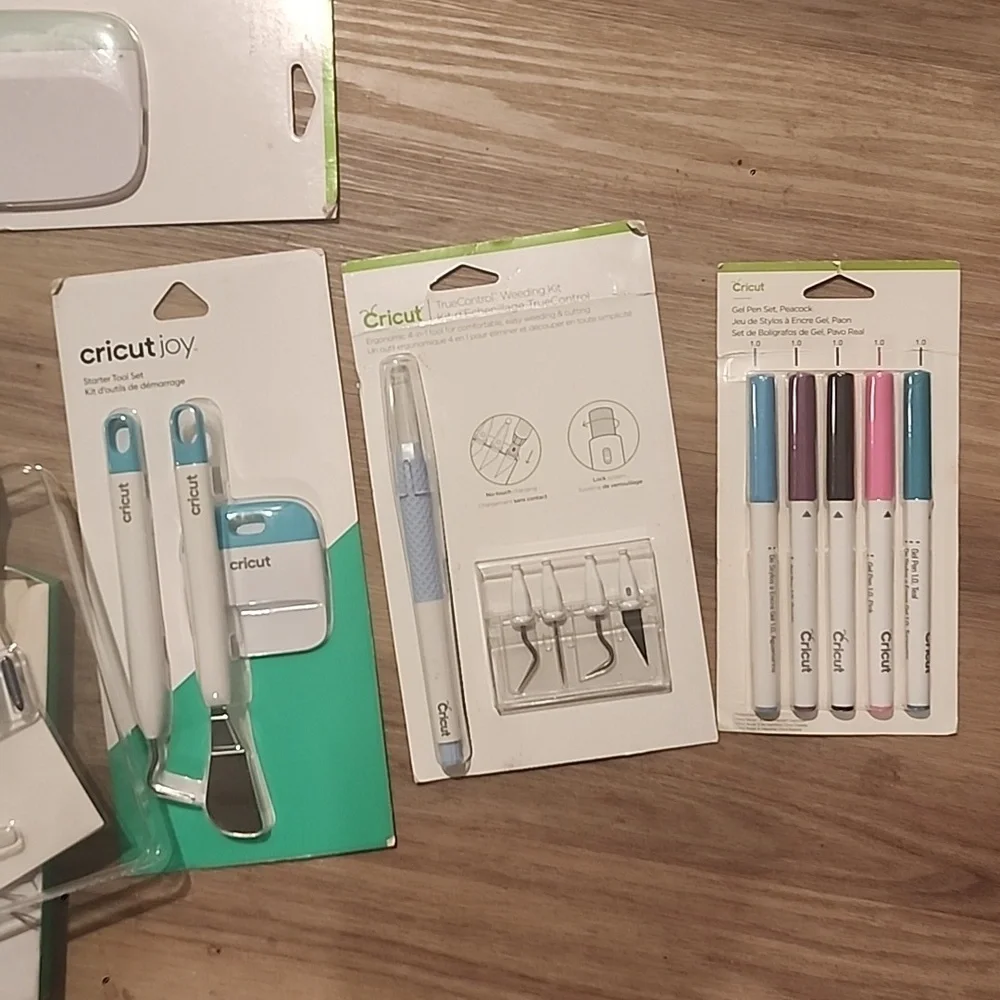 Circut bundle - Picture 2 of 3